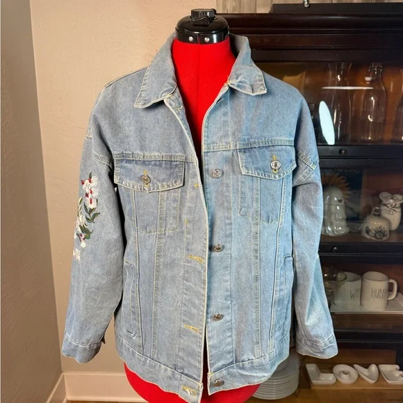 Sadie & Love Oversized Boho Floral Back Embroidery Denim Jean Jacket Size S - Picture 2 of 6